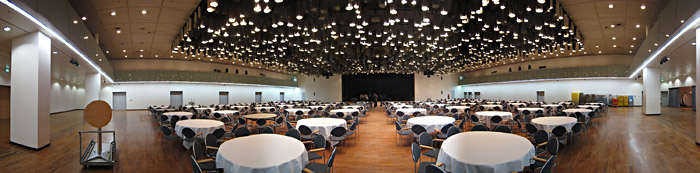 Blick auf die Bühne in Saal 3 im CCH