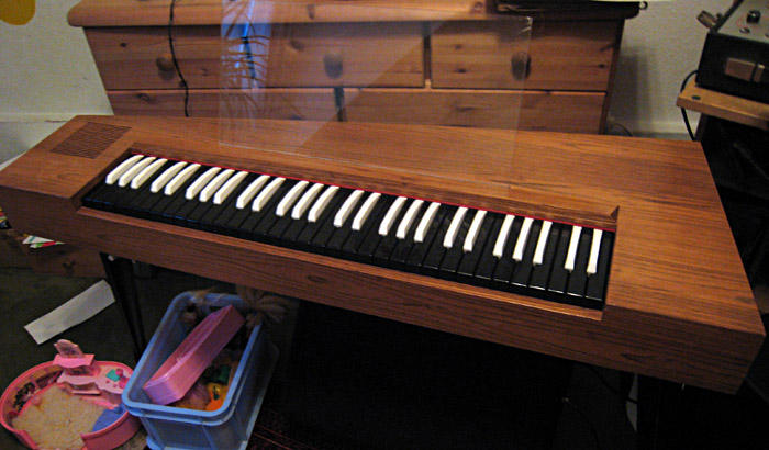 Ein Hohner Clavinet L