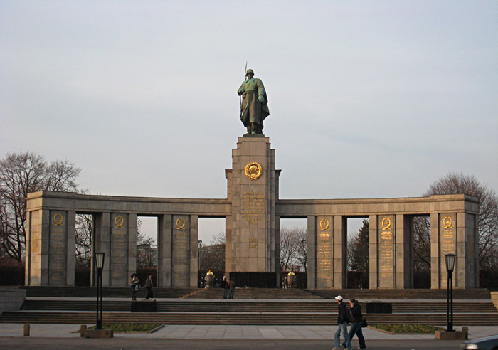 Sowjetisches Soldatendenkmal in Berlin Tiergarten