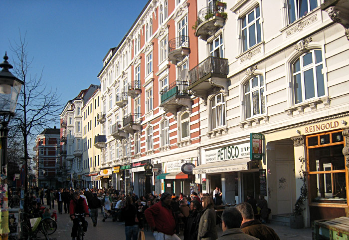 Blick über die Piazza am Schulterblatt