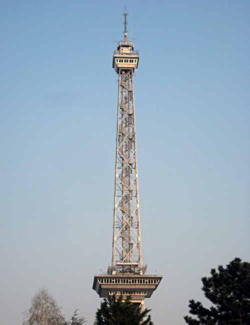 Der Berliner Funkturm an der Messe