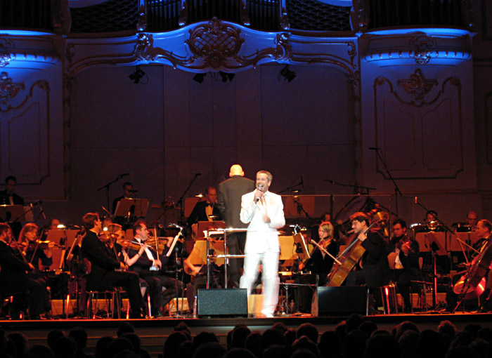 Thomas Hermanns mit dem St. Pauli Kurorchester
