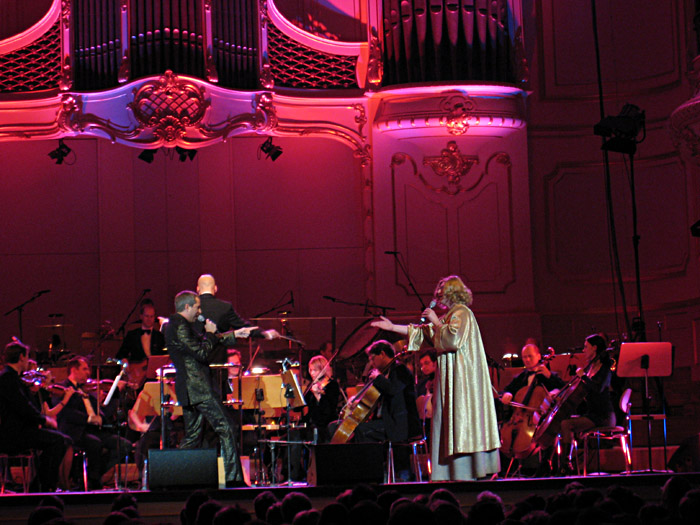 Thomas Hermanns und Emmi mit dem St. Pauli Kurorchester