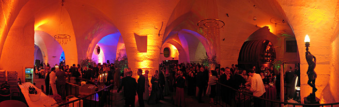 Party im Faßkeller des Heidelberger Schlosses; Photo größerklickbar