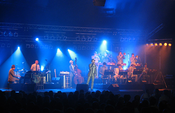 Roger Cicero und Band beim Zeltspektakel Winterbach