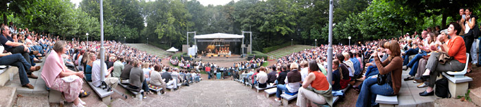 Roger Cicero in der Freilichtbühne Bochum Wattenscheid; Bild größerklickbar