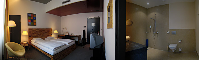Mein Zimmer im Mövenpick Hotel Berlin beim Potsdamer Platz; Bild größerklickbar