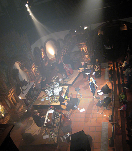 Annett Louisan in der Passionskirche Berlin Kreuzberg