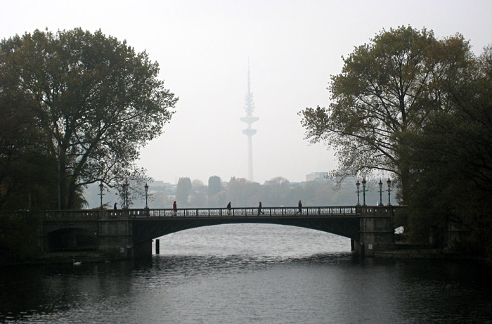 Herbststimmung an der Mundsburgbrücke, Hamburg