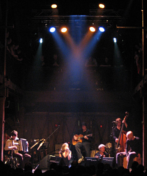 Anna Depenbusch in der Fabrik in Hamburg