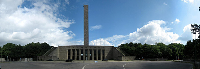 Der Glockenturm am Olympiastadion